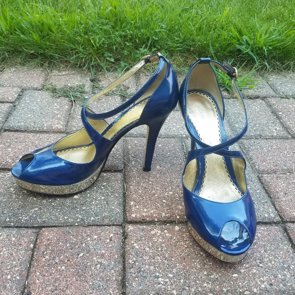 Bebe platform pumps!